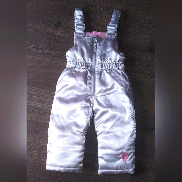 U.S. Polo Assn Girl's Snowsuit With Front Zipper Size 12-18 Months - Picture 3 of 6